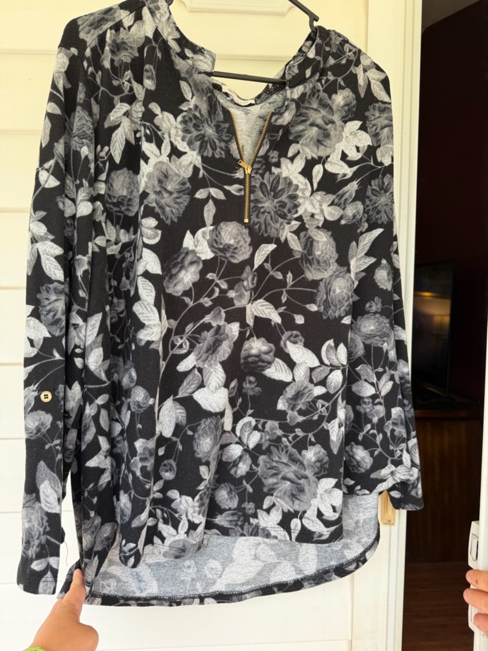 Women's Black Floral Zip-Front Long Sleeve Blouse